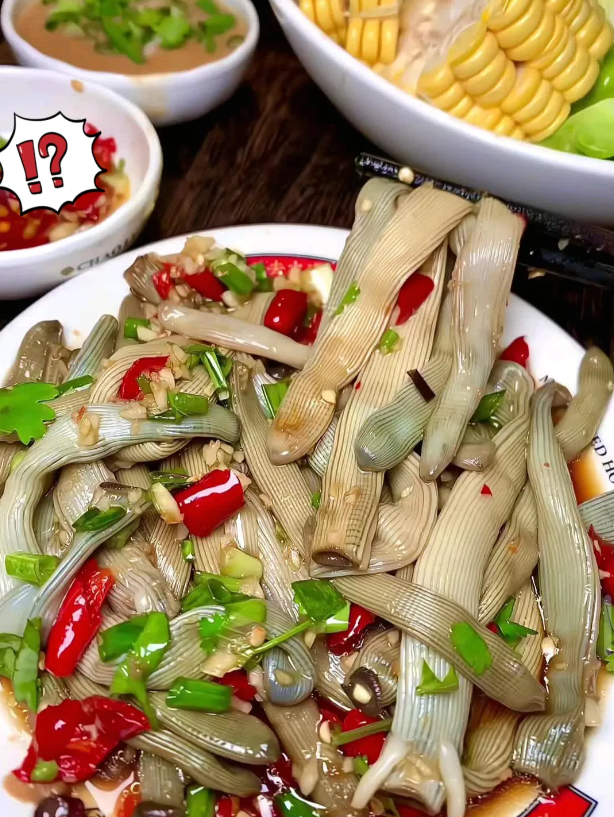 求问这美食的产地在哪？名字是什么，看着就香
