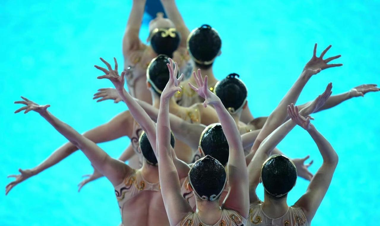 ??????中国队（常昊/程文涛/戴诗意/冯雨/李岫宸/林彦君/向玢璇/徐汇妍）