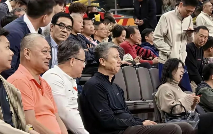 卢伟不给郭仕强面子！

CBA常规赛第十五轮，上海客场40分大胜广东，现场考察球