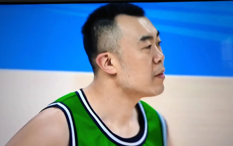 这次的全运会男篮比赛，我最佩服的就是辽宁男篮，场上队员和主教练全部是辽宁籍，这也