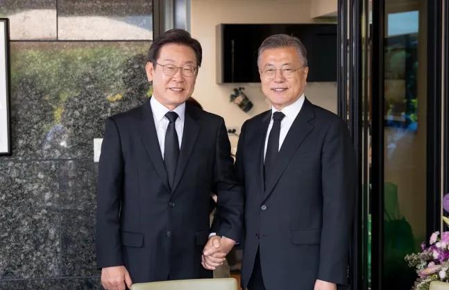 7月28日，韩国方面邀请朝鲜出席10月底的APEC峰会，虽然惨遭“回怼”，但却是