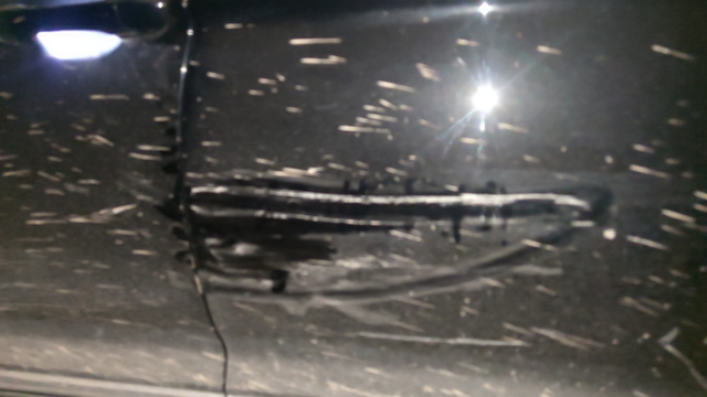 借车给好朋友和亲戚被剐蹭了
借车给亲戚（媳妇的小叔）开，剐蹭了，还车的时候是晚上