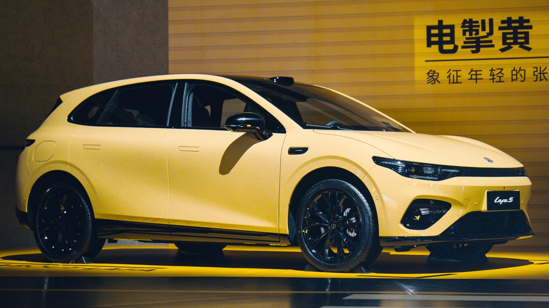 9.28万元起！零跑Lafa5正式上市，全新纯电运动轿跑，配备“智能座舱＋端到端辅助驾驶”