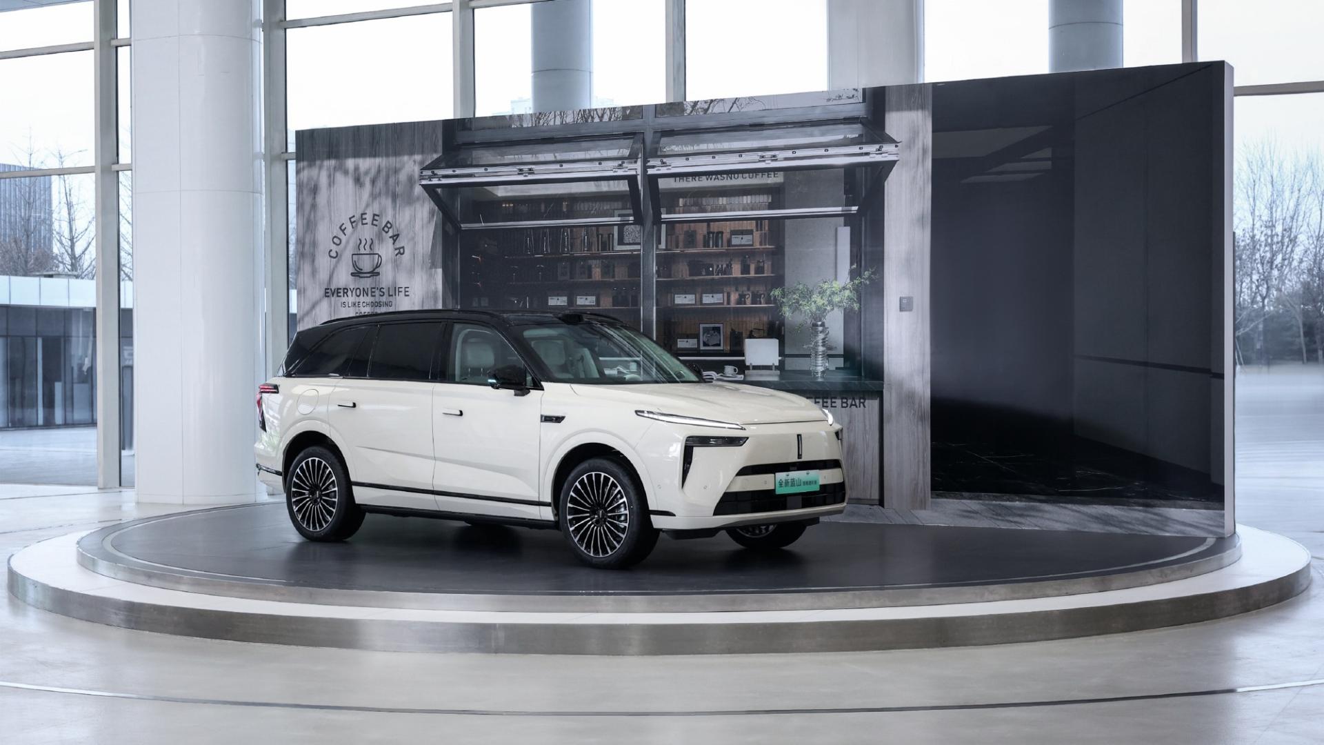 魏牌蓝山智能进阶版正式推出，售价29.98万起，智能驾驶升级