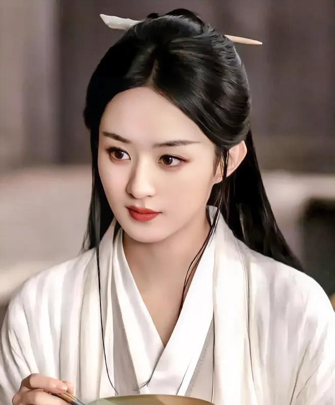 近日，赵丽颖在接受采访时透露，她无法观看自己主演电影中与孩子的那段感人片段。据悉