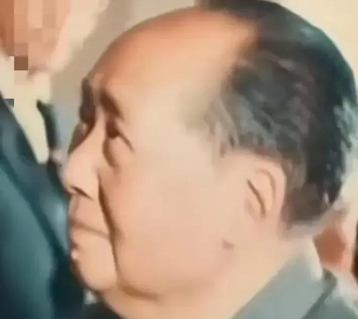 伟大领袖毛主席
人民心中的紅太阳！