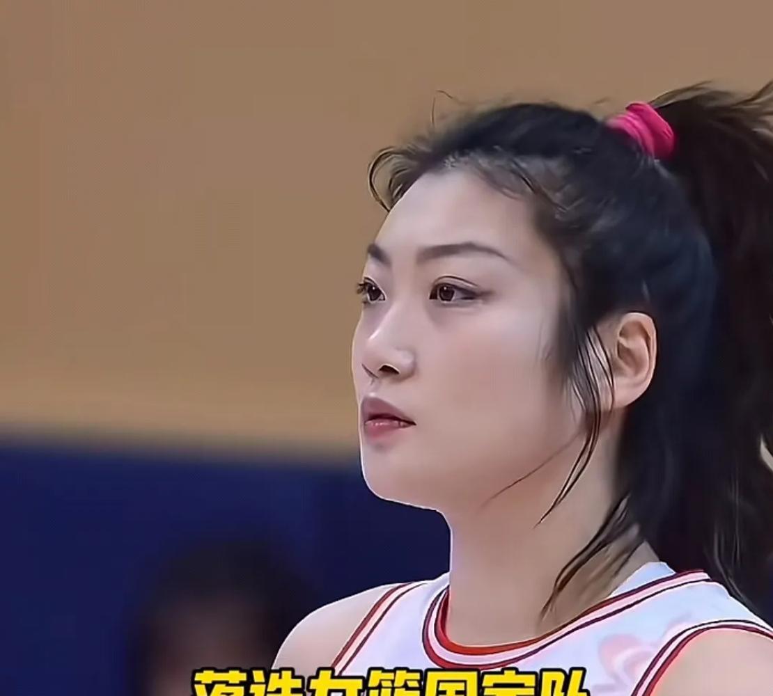 说句扎心的，要不干脆把李梦换下来？虽然她现在打得猛，但队伍需要新鲜血液，总不能为
