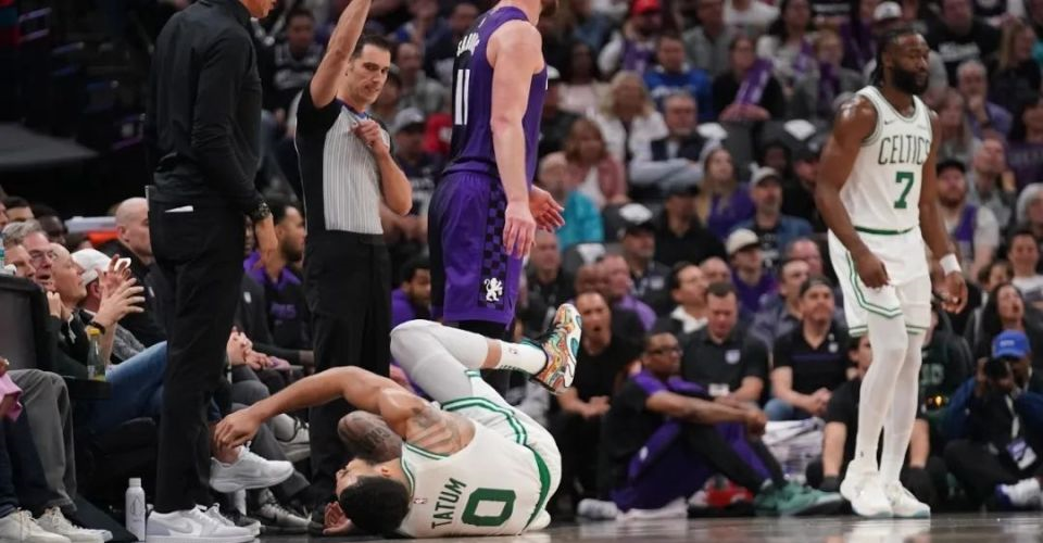 过去一年，塔图姆成为了NBA被垫脚次数最多的球员，最近一年内已经遭遇了四次垫脚事
