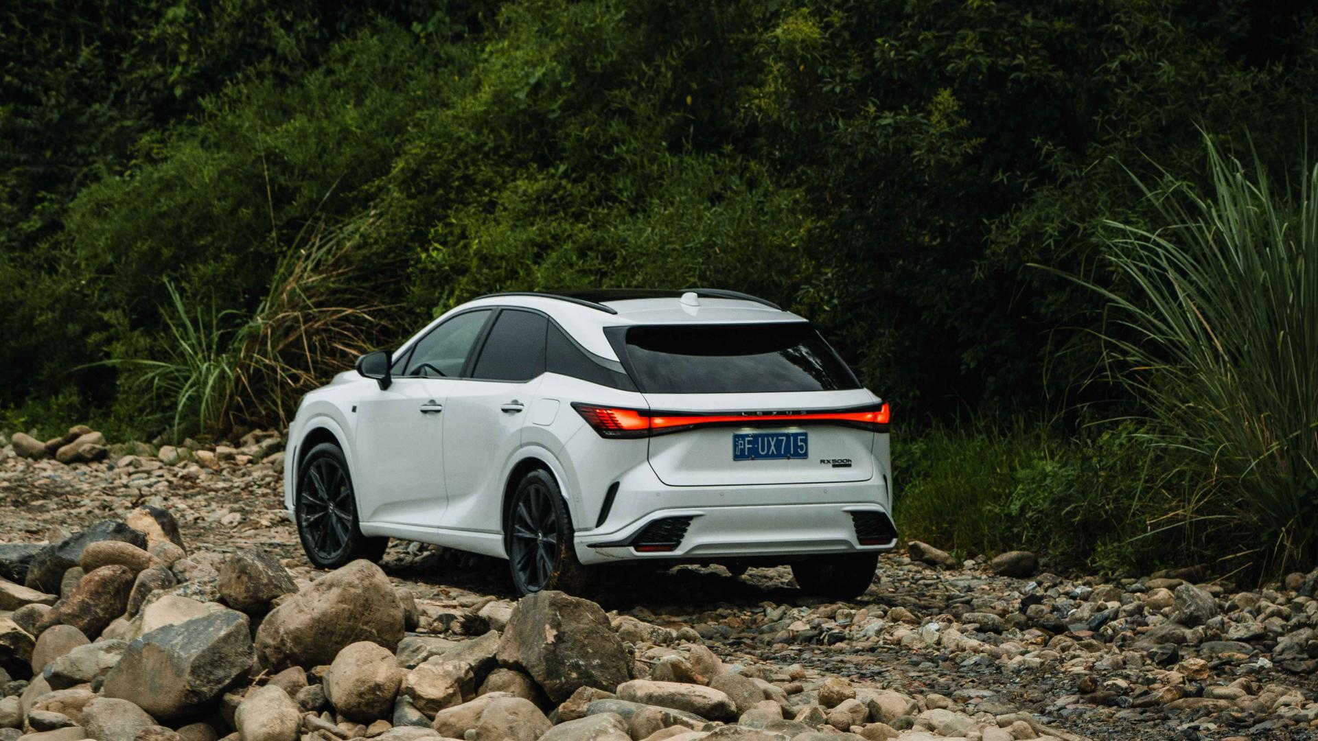 豪华越野新风尚，雷克萨斯SUV让你心动！