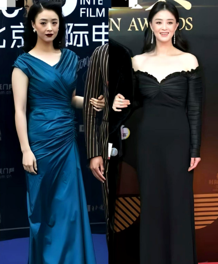 大家发现没？

蒋欣有个很奇怪的点，不是她演技拼不过闫妮，年龄比不过杨紫，而是她