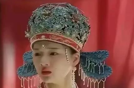 1070年初，福康公主病得奄奄一息，躺在床上。被子上全是虱子，驸马李玮却笑着说：