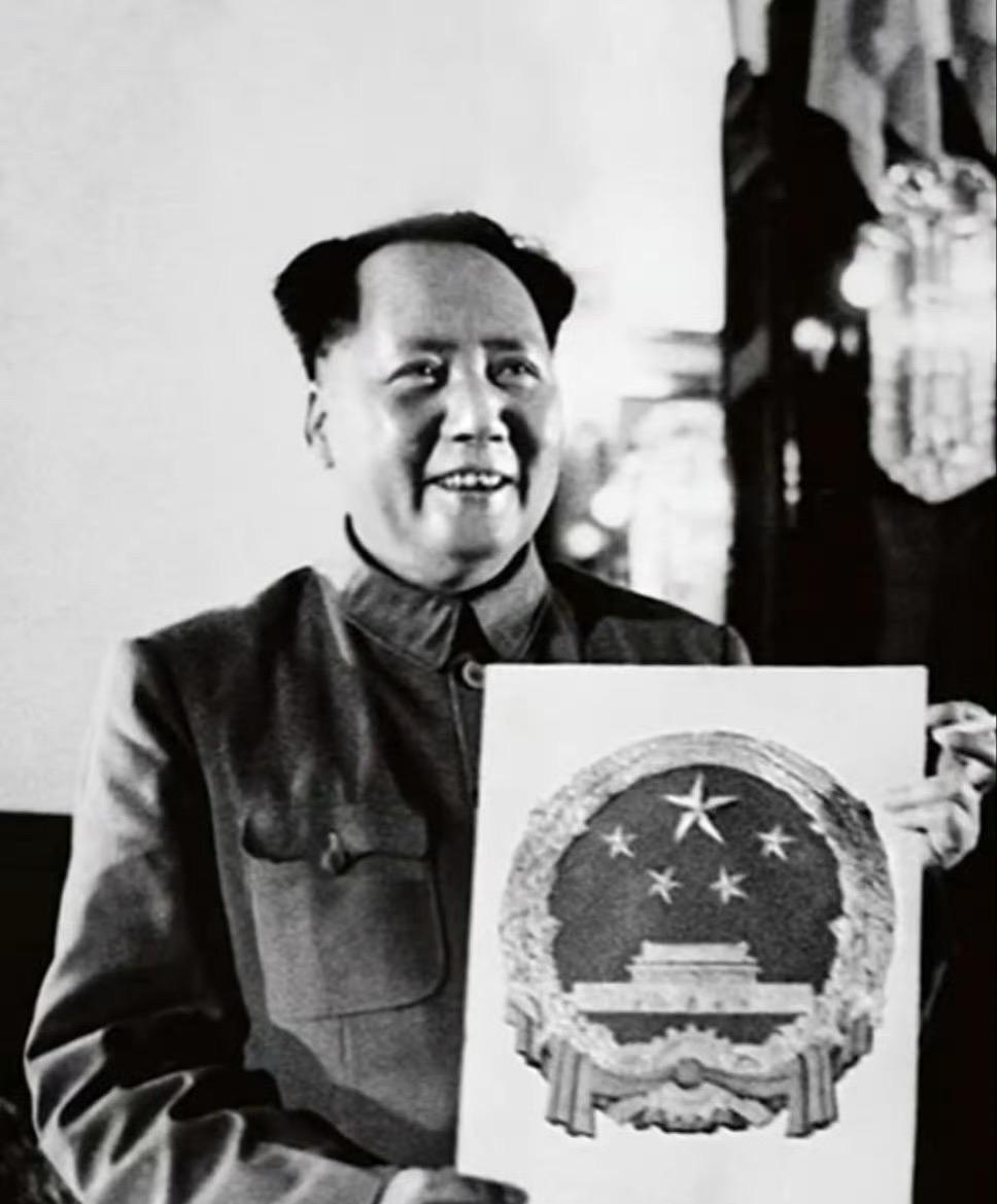 相信这张照片你们肯定没见过吧！
如果见过，那么你肯定能说出照片背后的故事！