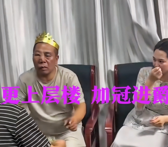 安万宣布，10号晚上，抽20个大奖，去北京看安万大戏的粉丝免费高铁飞机往返安票，