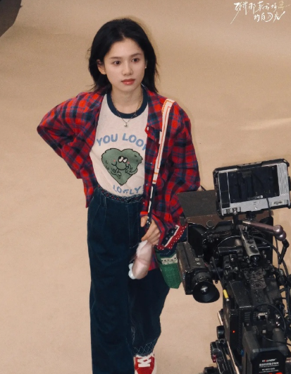 张婧仪陈靖可《致我那菜市场的白月光》官方路透