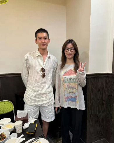 张翰在上海逛街吃饭被偶遇，他减肥了，剪了寸头，没有油腻的感觉了！ ​​​