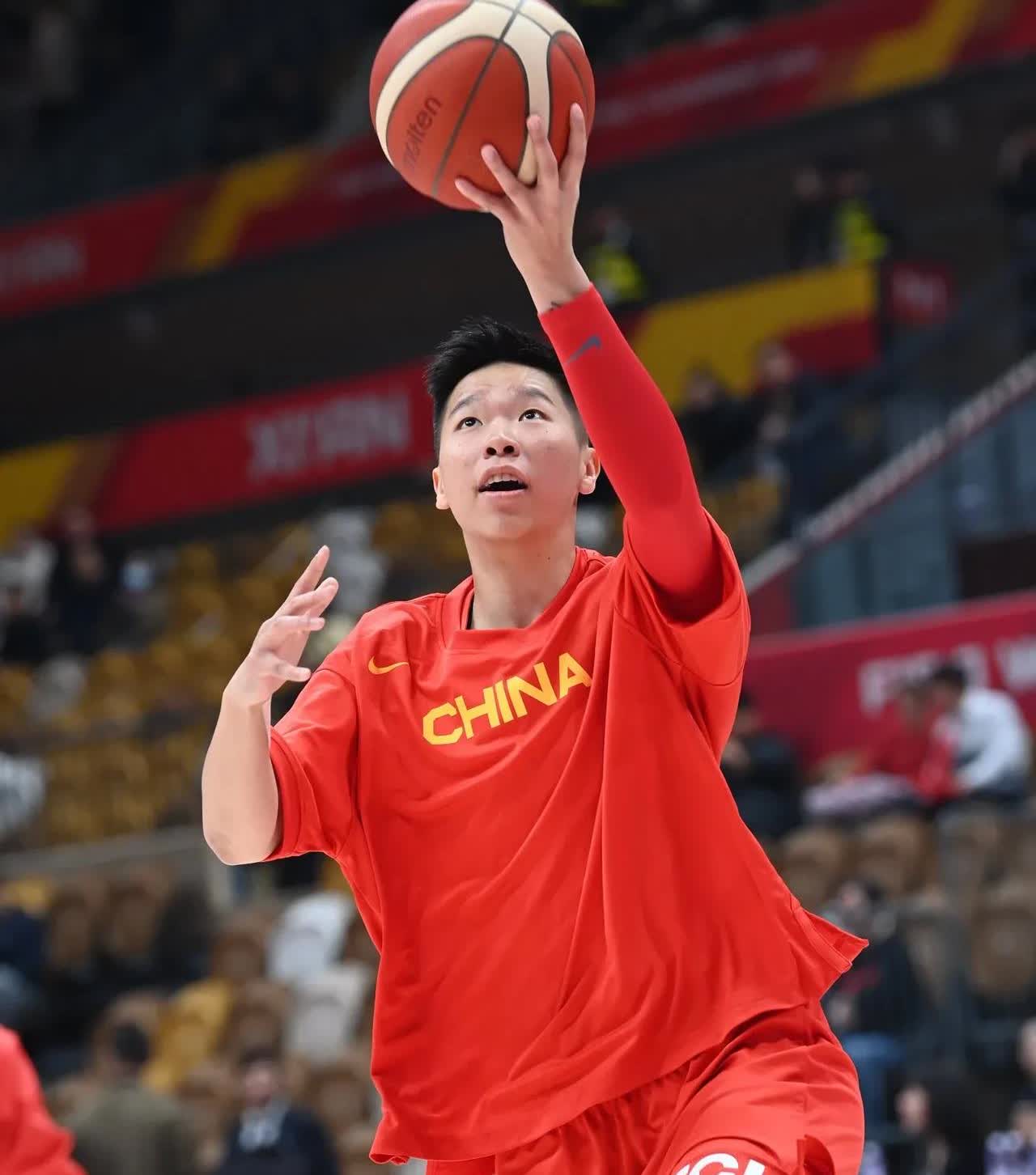 世界篮联咋说的？

中国女篮只有三个世界球星，李梦，李月汝，韩旭。

中
