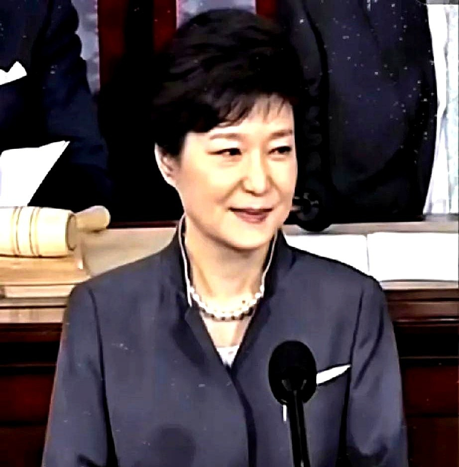 朴槿惠尹锡悦的爱恨情仇











什么？朴槿惠居然和尹锡悦曾经有这样