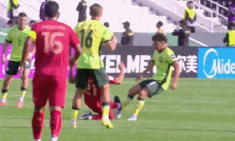 1月12日，亚足联官方宣布，泰国U23左边后卫延森由于严重犯规被追加禁赛一场，无