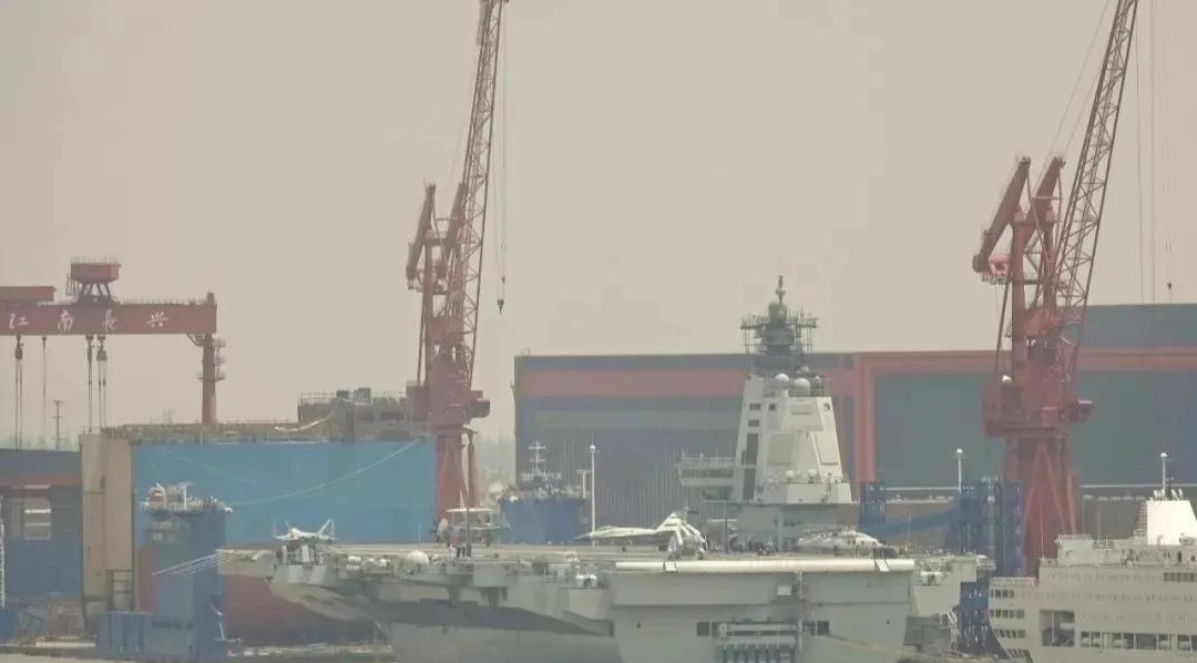 三航母时代即将到来，
003#将迎来服役！
满载排水量八万余吨；
2022年6月