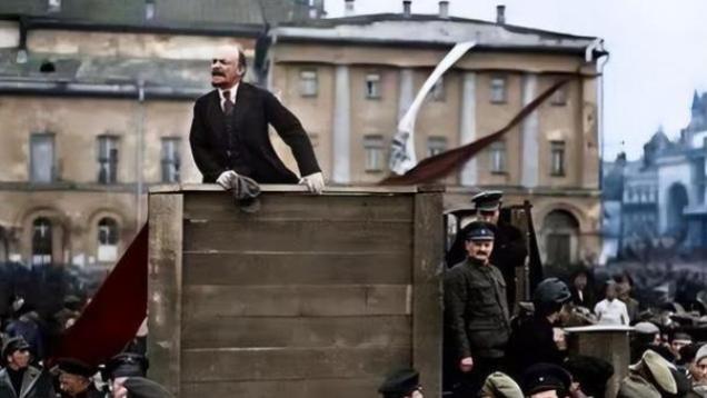 列宁遗体年维护费达100万，民众要求下葬，普京：我在谁也不能动