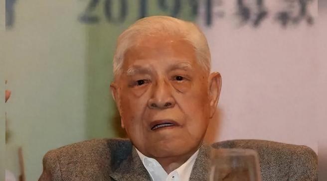 1996年台海危机：老美要把台湾分割出去，邓公在能怕你美帝吗!
这一切得从199