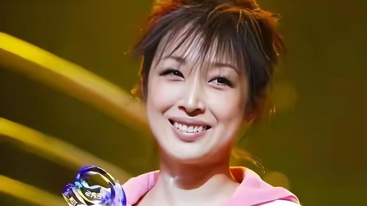 歌手孙悦：34岁嫁离异丈夫，被老公和儿子宠成宝，爱情事业双丰收