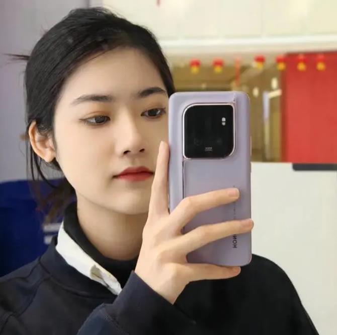 商务高端旗舰——荣耀Magic6至臻版，跌价幅度高达3051