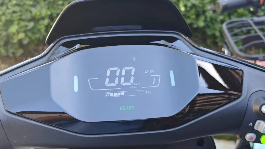 九号电动车半年 3000 公里实测：智能化遥遥领先，越骑越上头