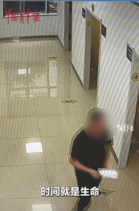 有惊无险！浙江义乌，一男子去医院检查身体，觉得结果出的太慢，就先行回家了，谁料，
