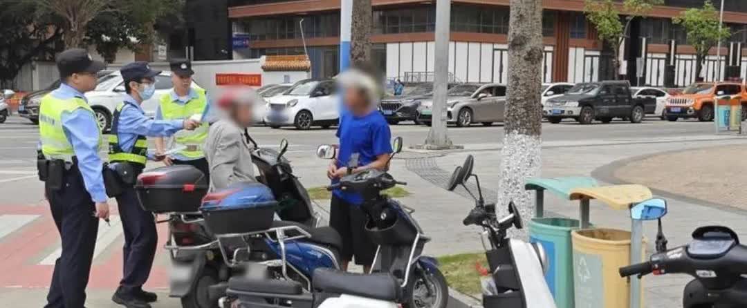 这个提议太好了！

1.取消所有道路两侧的停车收费。

2.取消高速公路