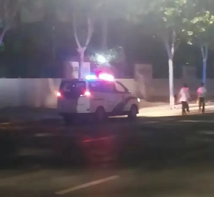 大学通知书没来，110却来了！

 小区里有一家晚上放烟鞭炮，后来才知道是他