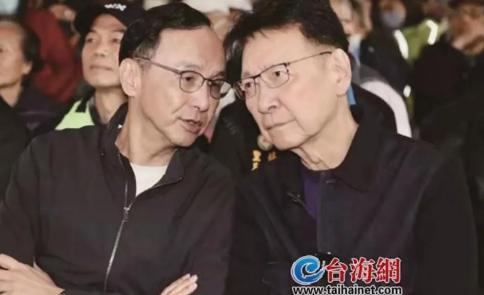 交棒  劝进   延迟   颁发——朱立伦如此操作为哪般？
自2025年8月23