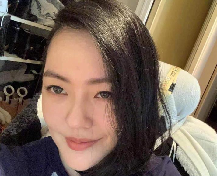 现在小s最后悔的事，
不是去日本旅行，
也不是让姐姐大s病死在了日本，而是不应该