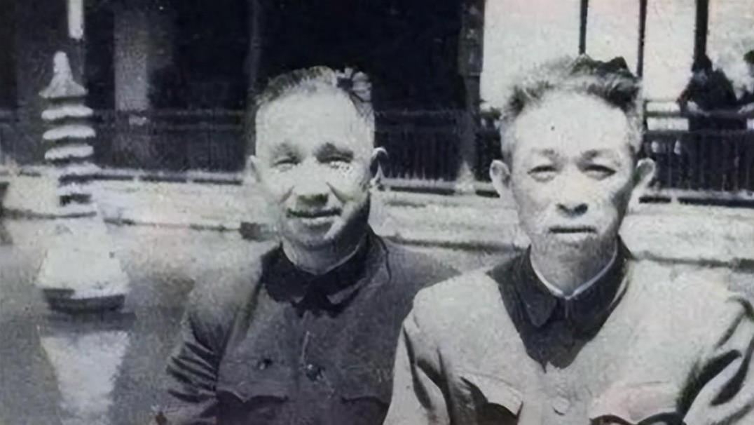 叶飞回忆：1936 年粟裕遵令摆下鸿门宴，掷杯为号将他抓捕