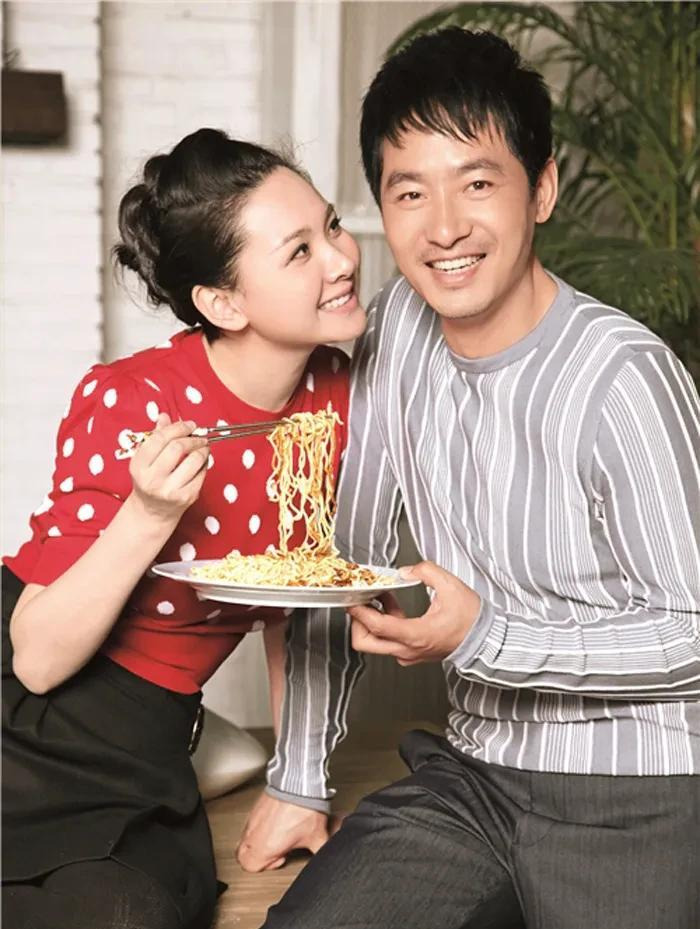 郭晓冬程莉莎的甜蜜爱情











天呐！你敢信？娱乐圈居然还有这种神