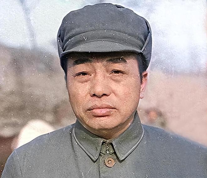 在红军三大方面军中，三位总指挥都是元帅，这是无可争议的，但三位副总指挥，却是一个
