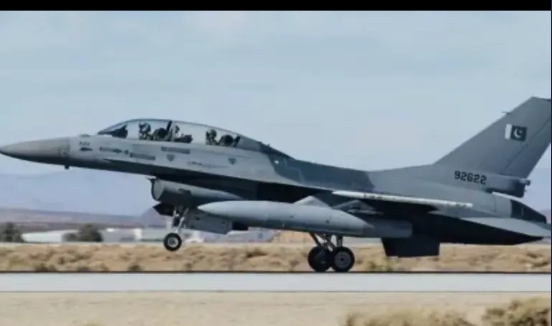 为什么巴基斯坦明明拥有75架美F-16战机却不用？而是让歼-10C出尽风头？这是