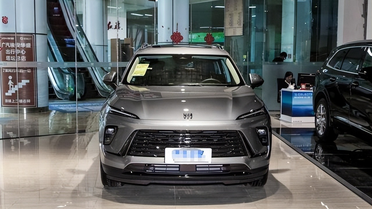 合资中型SUV“降价猛将”！直降8万，2.0T+9AT，月销11975台
