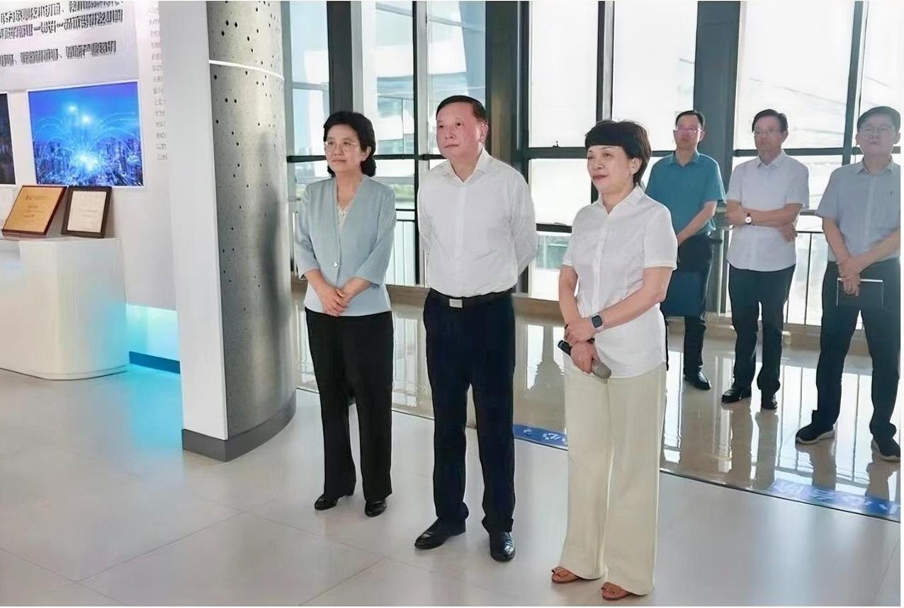 #高看江苏# 9月15日，省科学技术厅党组书记、厅长徐光辉一行莅临徐州市铜山区（