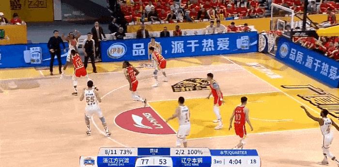 再回看辽宁打新疆时韩德君不被吹的掩护，与昨晚一撅屁股就被吹的掩护，才知道国内裁判