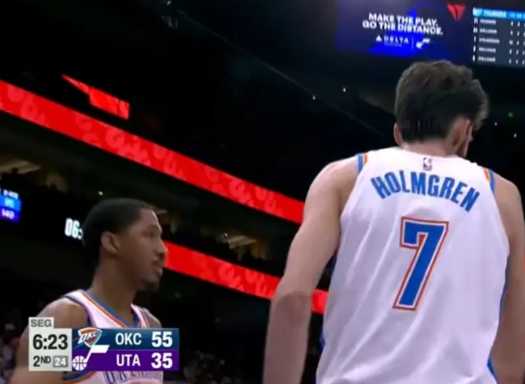 雷霆强到没流量！雷霆首节45比20，仅用1节就能把爵士打入垃圾时间！
所有主力都