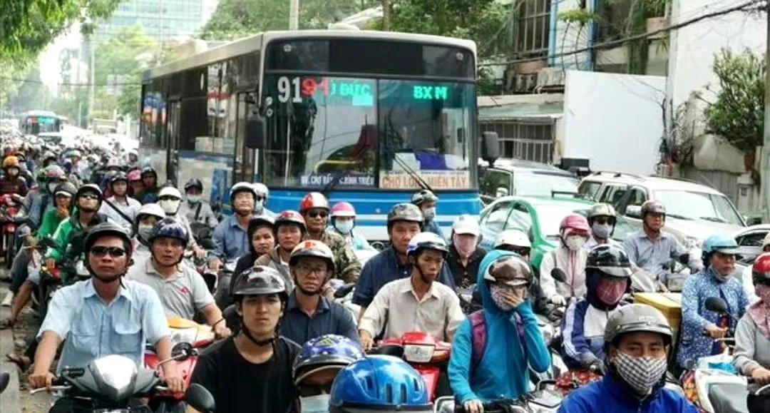 越南为缓解空气污染问题，计划在城市禁摩。首先自2026年7月起禁止燃油电单车入河