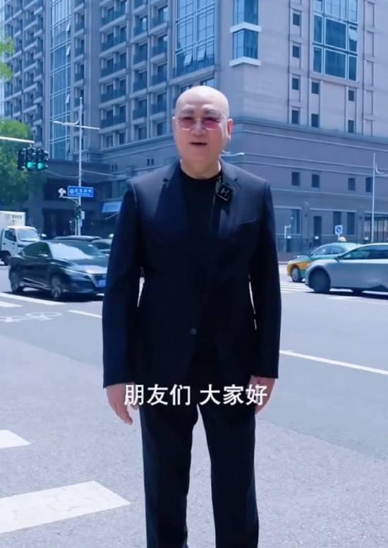 不装了，没想到陈丽华百亿财产留给迟重瑞后 “唐僧”卖房冲上热搜。别人的72岁，是