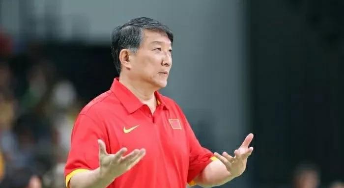 #你支持李梦回国家队吗？# 这是一个争议很大的话题，宫鲁鸣不管执教男篮还是女篮，