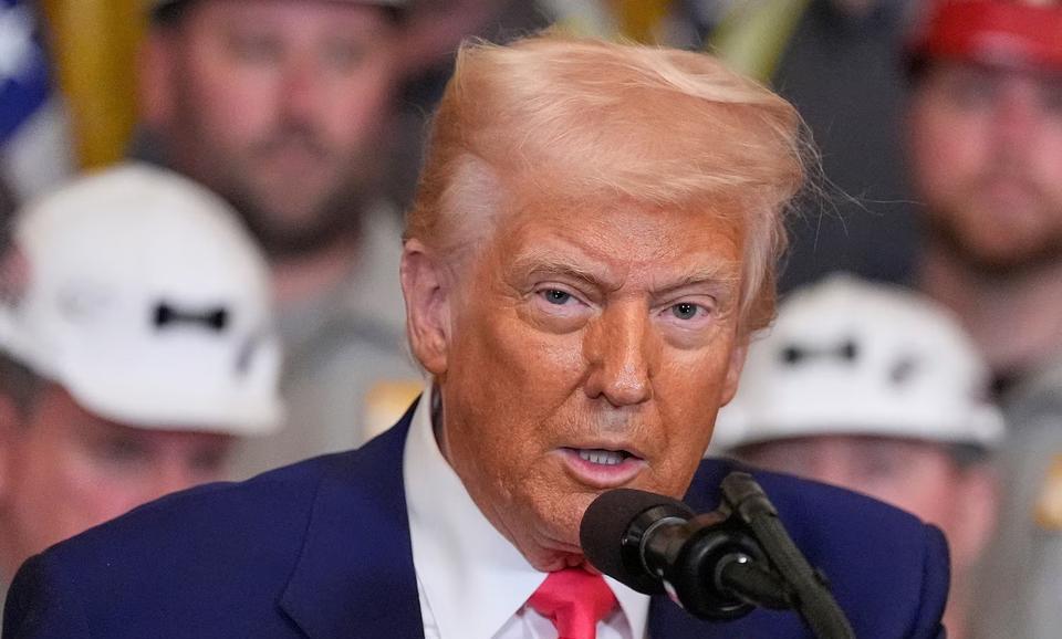 美国亿万富翁比尔·阿克曼呼吁特朗普暂停关税90天，他说：如果特朗普“不尽快暂停关