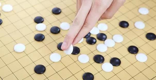 申真谞又创造了一项纪录！

在中国棋迷看衰申真谞，认为他已走下神坛，该趁他病