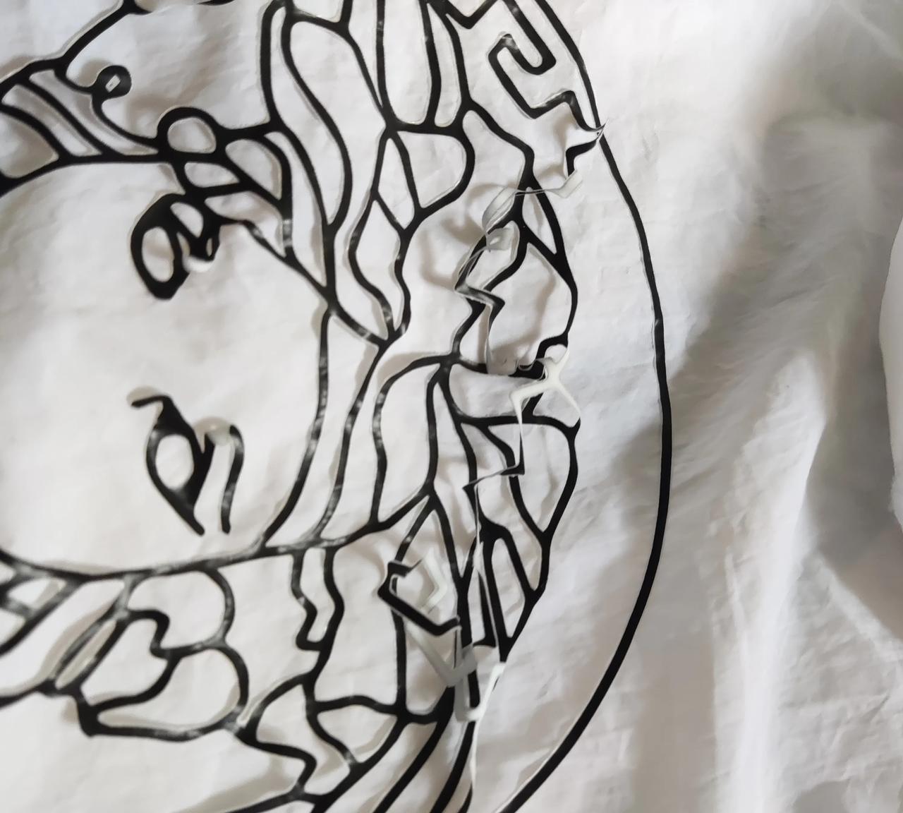 家人们，快来围观这个活久见的商家！某多多上这位NK潮牌服装店的老板，怕不是觉得地