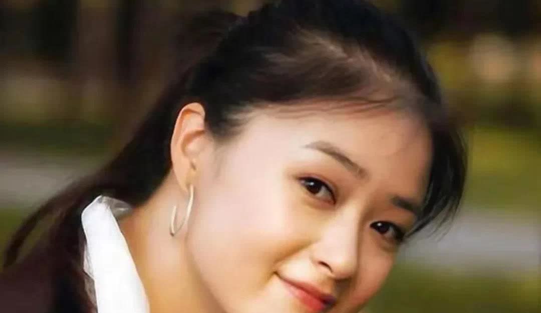 前脚官宣喜讯，后脚深陷舆论，42岁的蒋欣给内娱狠狠“上”了一课