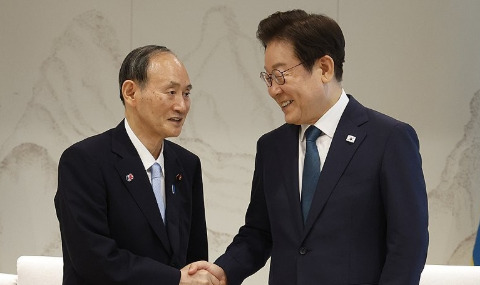 日本首相可能要变天了











日本前首相突然跑到韩国，这事儿太不寻