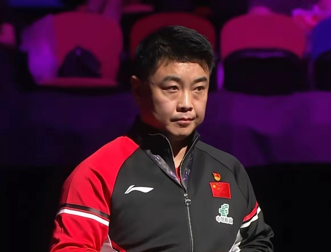 澳门冠军赛
看着黄友政轻轻松松
0:3输给阿鲁纳的比赛
很是无语，王皓面无表情